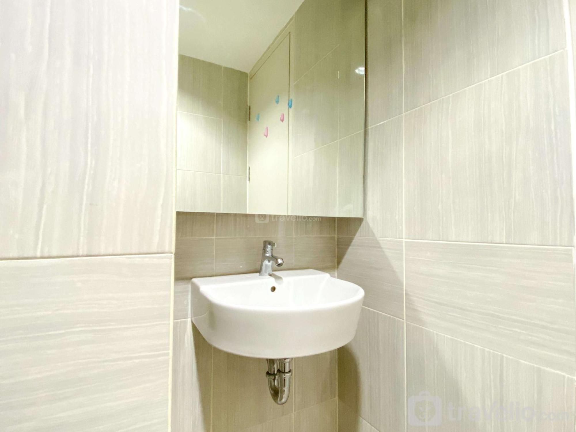 Modern Look And Warm At Vasanta Innopark By Travelio Apartemen *