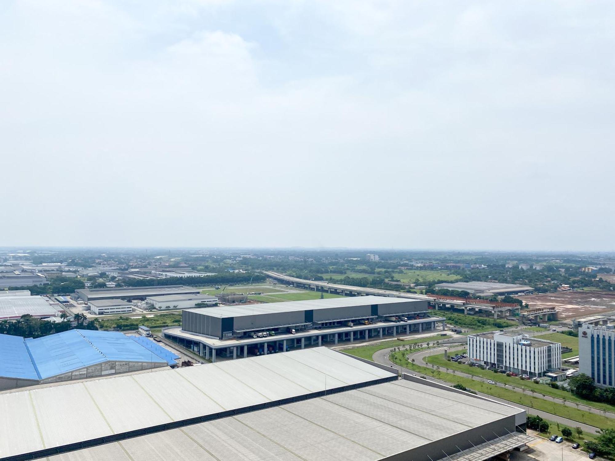 Modern Look And Warm At Vasanta Innopark By Travelio Apartemen
