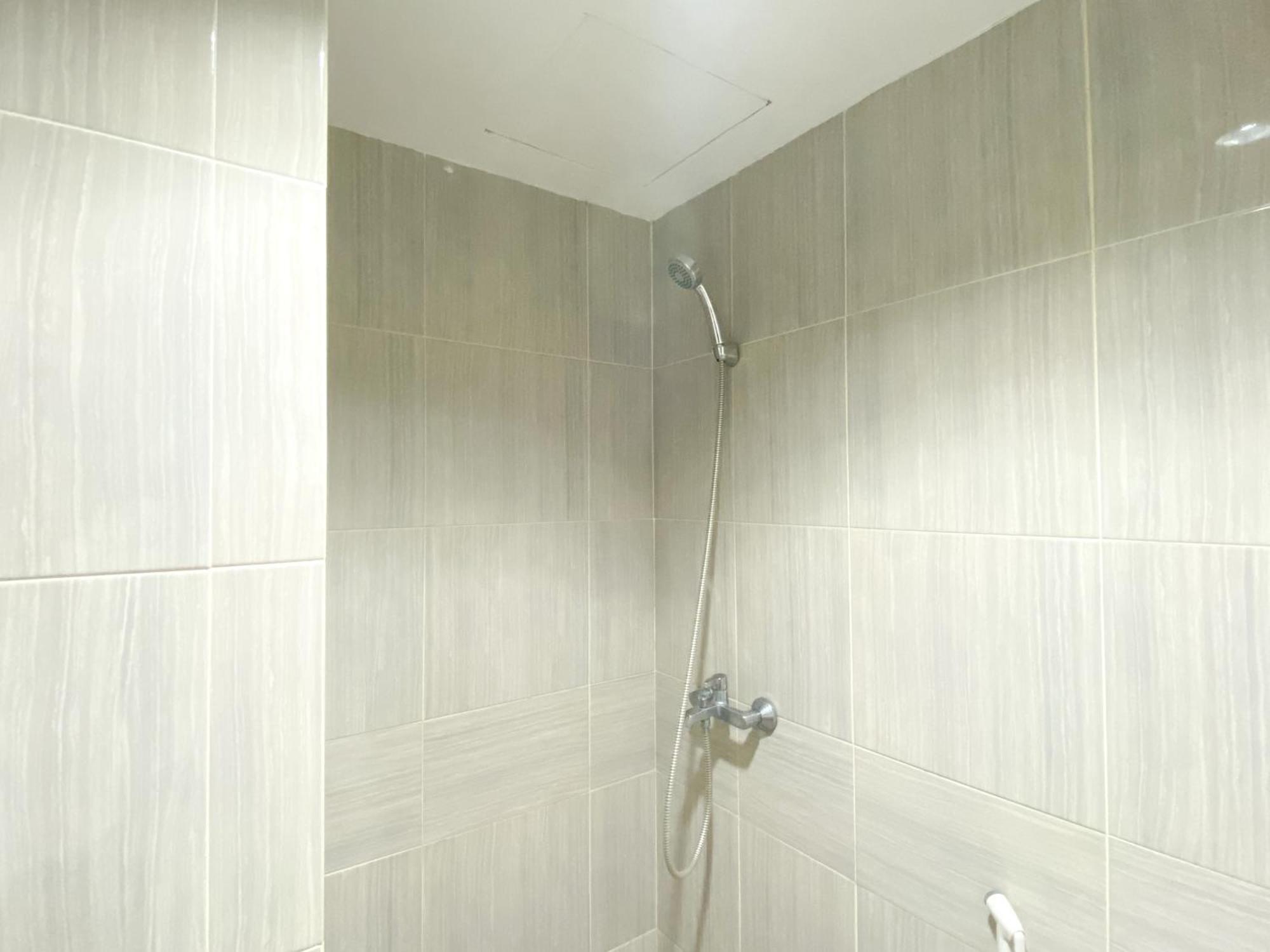 Modern Look And Warm At Vasanta Innopark By Travelio * Bekasi