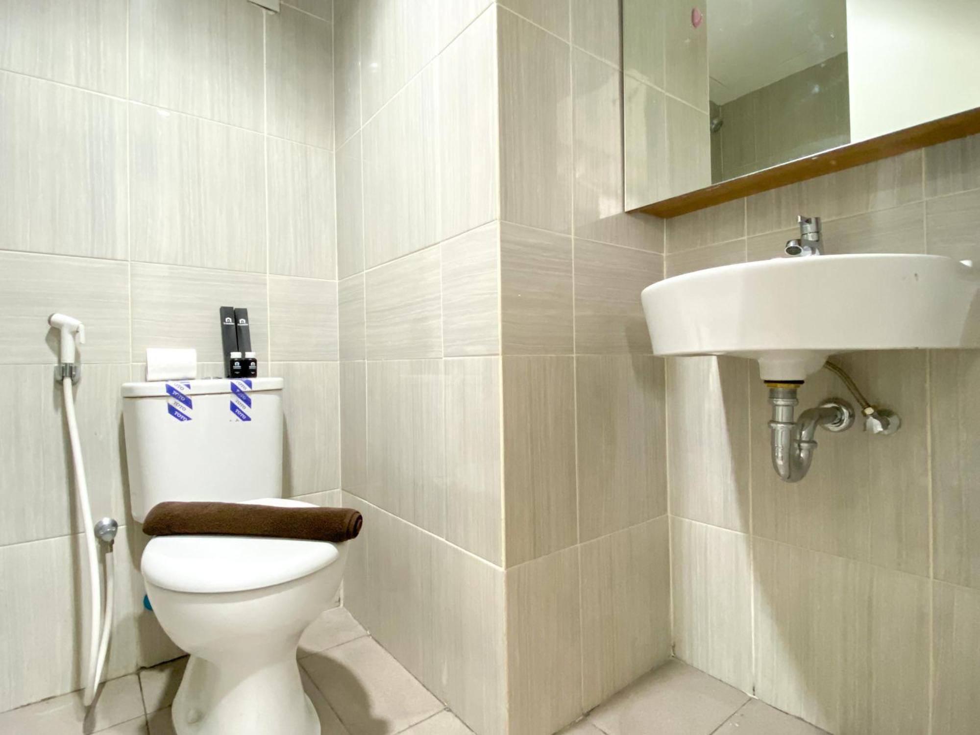 Apartemen Modern Look And Warm At Vasanta Innopark By Travelio