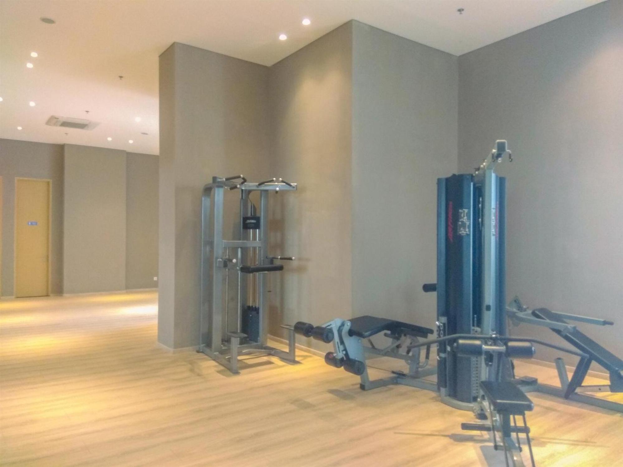 Modern Look And Warm At Vasanta Innopark By Travelio Apartemen Bekasi